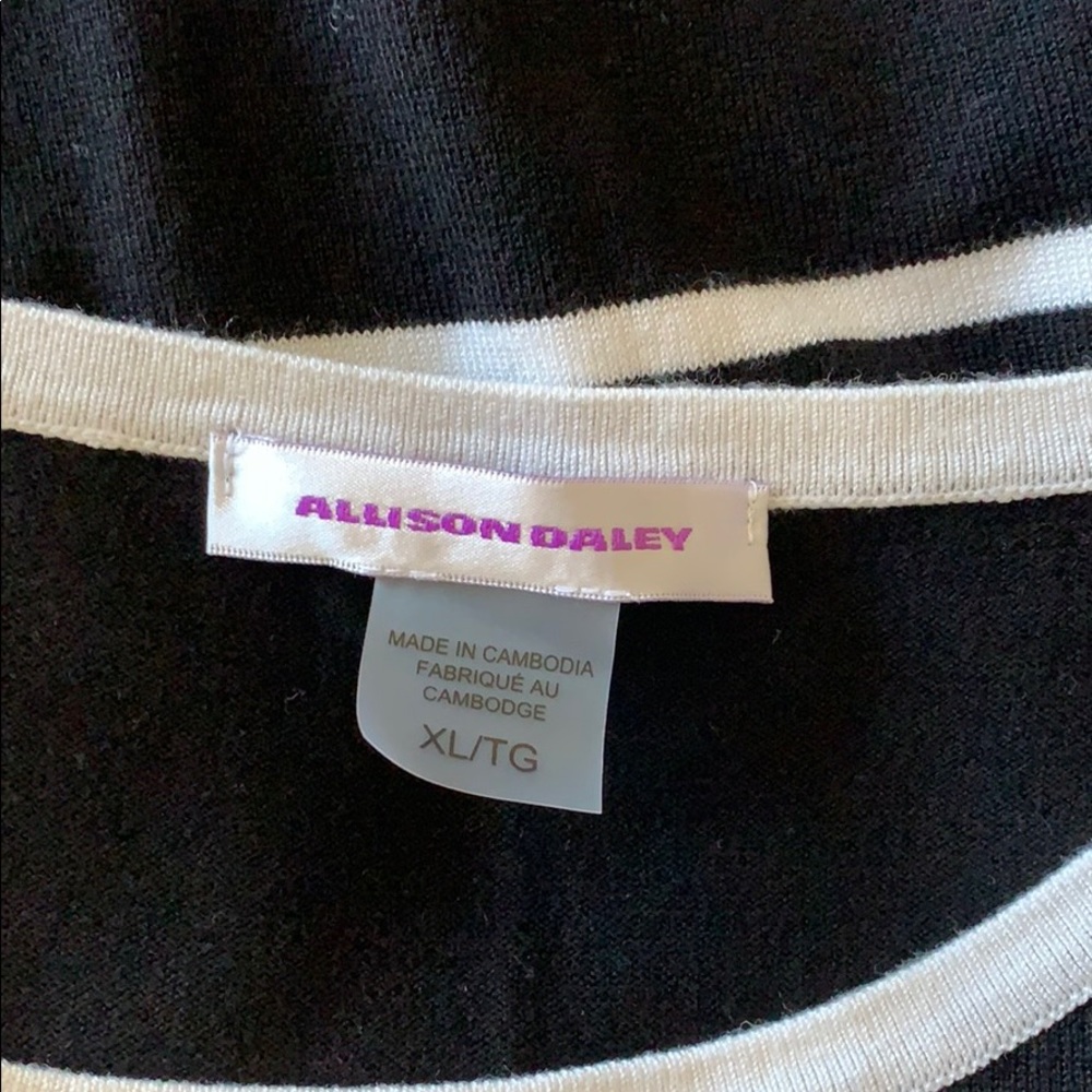 Sweater - Picture 3 of 3